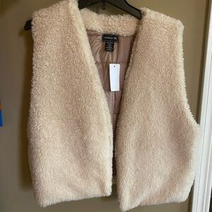 Madison 88 Beige Quilted Sherpa Vest